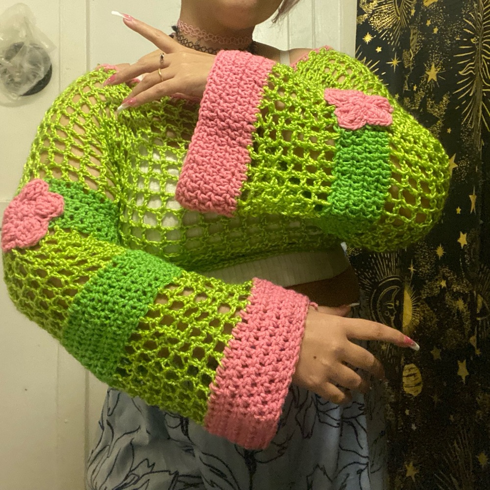 Mesh crochet top with flowers